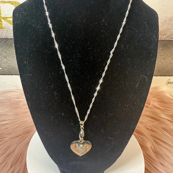 Fashion Coach Silver Heart Necklace - Picture 1 of 5